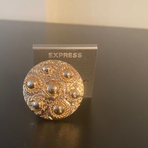 Express Gold Decorative Ring size 6